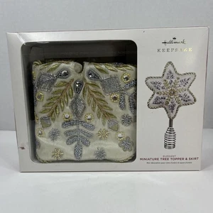 2021 Hallmark Miniatur Elegant Schneeflocken Baum Topper und Rock Set  - Bild 1 von 10