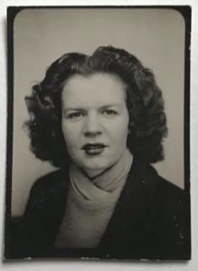 PHOTO ANCIENNE - VINTAGE SNAPSHOT - PHOTOMATON - Photo d'identité - Femme - Imagen 1 de 1