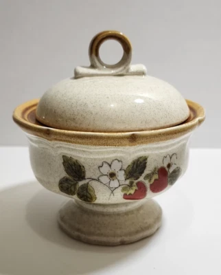 Vintage Mikasa Strawberry Festival Footed Sugar Bowl Dish with Lid 1980's - Image 1 of 4