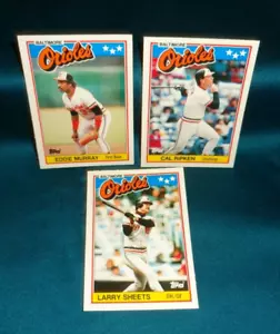 BALTIMORE ORIOLES--1988 TOPPS TEAM SET--TAGLIA 2 1/4" x 3"--AMERICAN BASEBALL - Foto 1 di 2