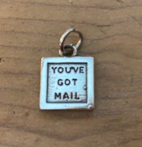 Dije de monitor de computadora portátil de plata esterlina 13x13 mm dice que tienes correo - Imagen 1 de 2