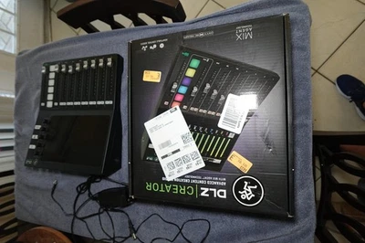 Mezclador digital adaptativo Mackie DLZ Creator con tecnología Mix Agent con bolsa DLZ Foto 1 de 3