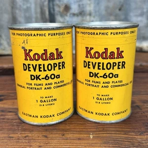(2) DE COLECCIÓN NUEVO SIN ABRIR Kodak DEVELOPER DK-60a One Makes 1 Gal. Fotografía - Imagen 1 de 17
