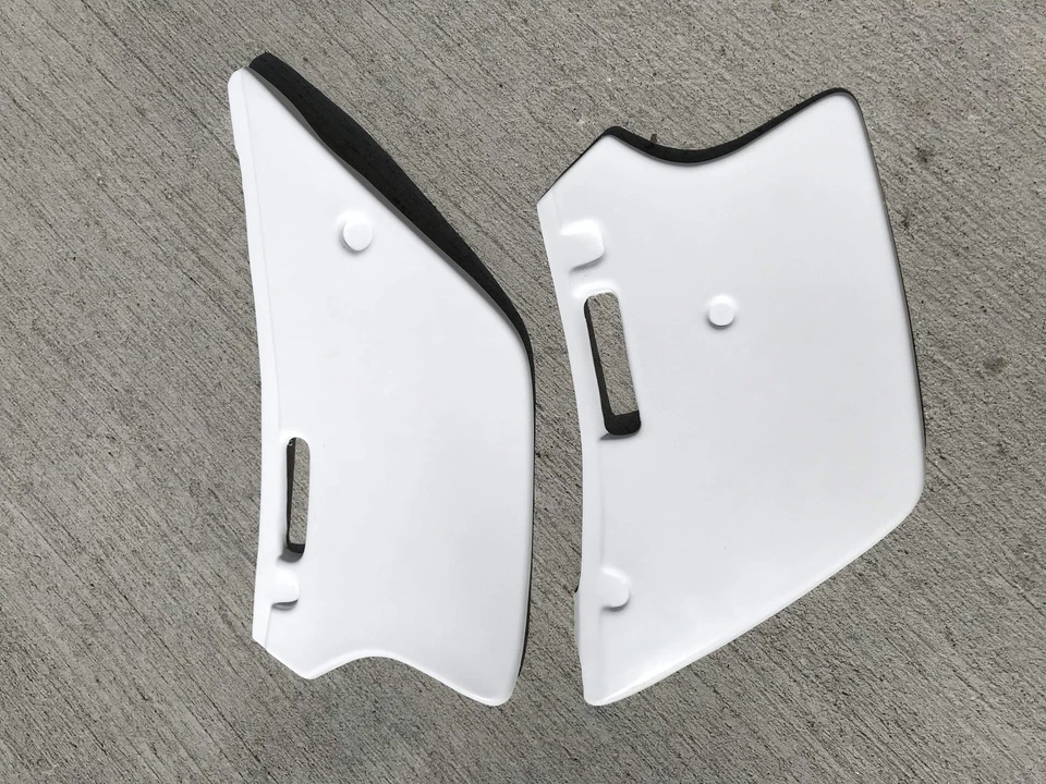 ATK 250 406 1992 paneles laterales blancos Foto 1 de 1