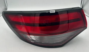 Luz trasera exterior izquierda conductor Nissan Sentra 2020-21 225,679-01 OEM - Imagen 1 de 4