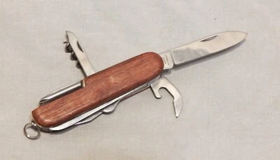 Navaja vintage con mango de madera con 11 herramientas Foto 1 de 3