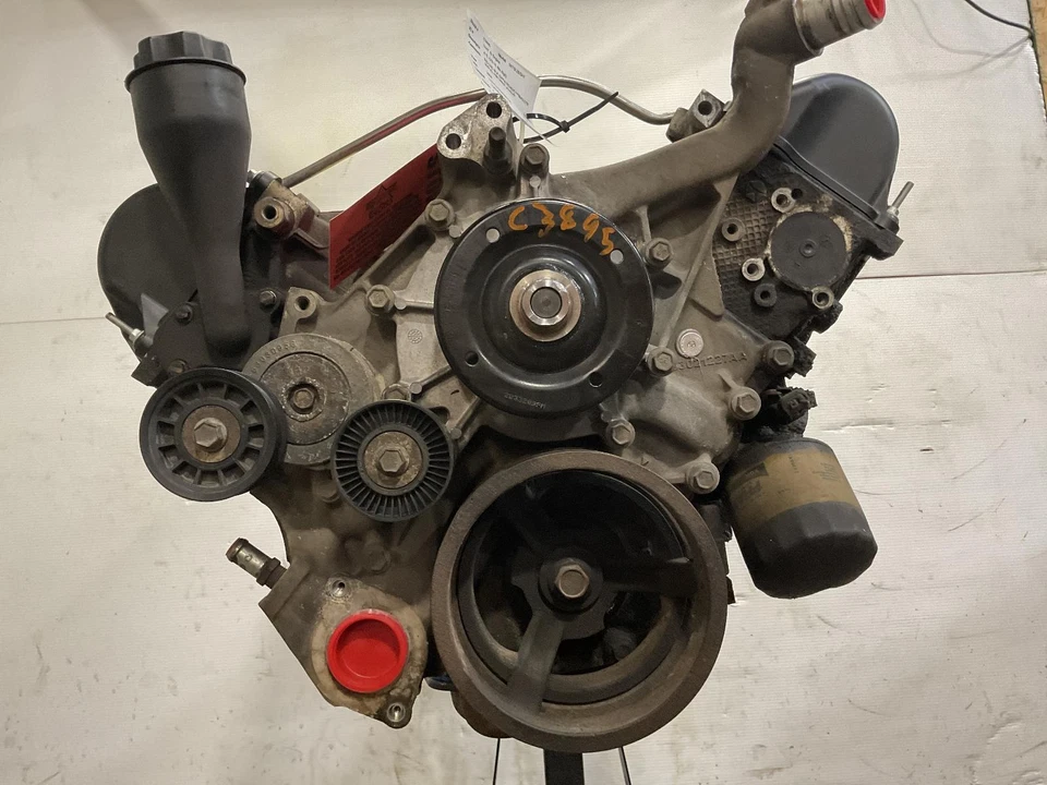 Used Engine Complete Assembly fits: 2006 Mitsubishi Mitsubishi raider 4.7L stand Foto 1 de 4