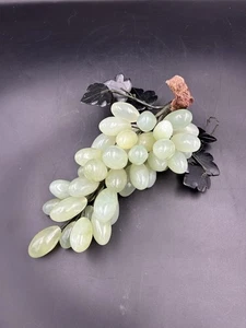 "Uvas de piedra de alabastro vintage con hojas de piedra y tallo de madera, verde, 10,5""" - Imagen 1 de 4