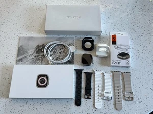 Apple Watch Ultra 49mm Titanium Case, 3 straps plus lots of extras - Zdjęcie 1 z 10