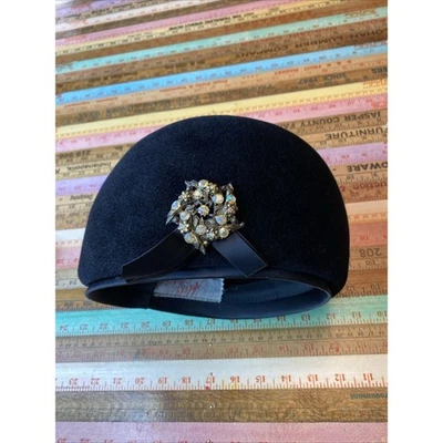 Broche sombrero vintage años 40 ADELE CLAIRE NY Italia terciopelo estrás hecho en unión pastillero Foto 1 de 4