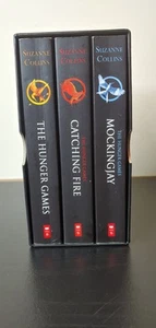 Suzanne Collins The Hunger Games Paper Back Trilogy In Box Sleeve - Picture 1 of 4