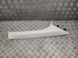 Nissan Navara D23 NP300 moldura pilar derecho 76911-4JA4A (N008) - Imagen 1 de 7