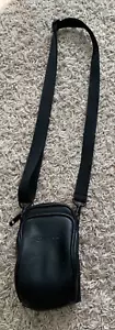 Case Logic Black Leather-like Camera Bag For Smaller Cameras w/Adjustable Strap - Picture 1 of 11