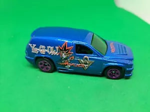 2001 HOT WHEELS FANDANGO - YU-GI-OH! - 1:64 BLUE 2 3/4" DIECAST VAN SUV - NICE - Picture 1 of 6