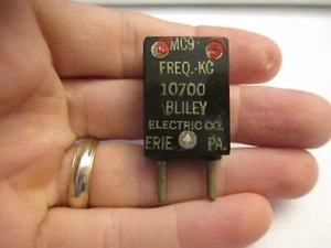 Bliley MC9 10700 kHz KC 10.700 MC MHz radio quartz crystal FT-243 - Zdjęcie 1 z 5