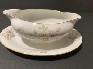 Bavaria Tirschenreuth Germany Apple Blossom Gravy Boat Gold Trim - Picture 1 of 4