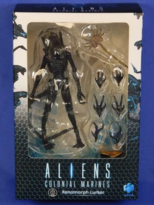 ALIENS COLONIAL MARINES XENOMORPH LURKER FIGURE 2012 HIYA SEALED - Picture 1 of 3