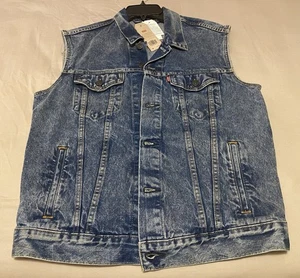 Levi's Men's Regular Fit Button Up Cut Off Denim Trucker Vest Medium NWT - Picture 1 of 5