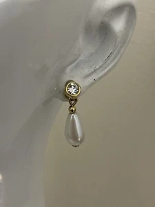 Ivory Or White Teardrop Gold Tone Rhinestone Earrings - Picture 1 of 7