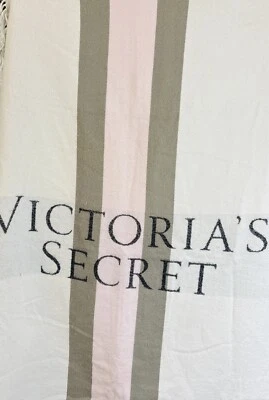 MANTA DE FELPA ACOGEDORA VICTORIA'S SECRET Foto 1 de 4