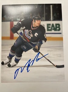 Mark Messier  Signed Autographed Vancouver Canucks 8X10 Photo - Picture 1 of 1
