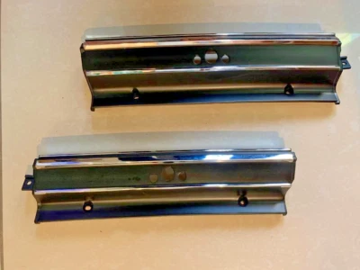 Pair RH+LH GRILLE MOULDING W/HL CLEANER 85-86 TOYOTA CRESSIDA - Image 1 of 4