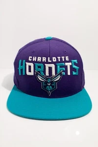 Cappello snapback ricamato Charlotte Hornets, Nostalgia Co. Mitchell and Ness, NBA - Foto 1 di 13