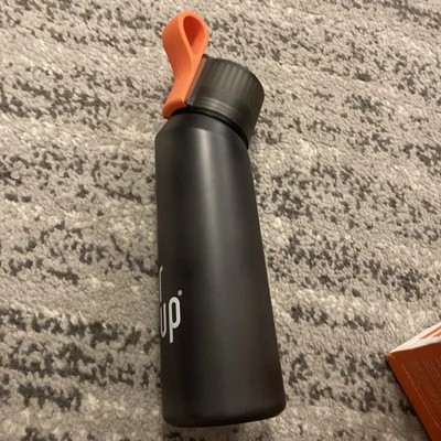 AIR UP Charcoal Gray Water Bottle (22oz) BPA Free + 4 Flavor Pods - Open Box - Image 1 of 4