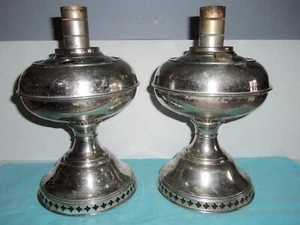 A Pair of Rayo 1905 Oil Kerosene Nickel Plated Lamp Center Draft - Picture 1 of 10