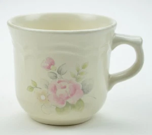 Taza plana Pfaltzgraff China patrón rosa té 3,125" de alto vajilla coleccionable - Imagen 1 de 4