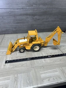 VTG Ertl 1/16 International Harvester Tractor Loader Backhoe #472 Diecast 70's - Picture 1 of 20