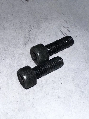 Yamaha Xt550 1983 cubierta de culata perno cabeza hexagonal 91317-06018-00 Foto 1 de 4