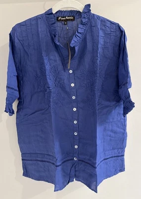 Nuevo con etiquetas Catálogo Sundance JP y Mattie Azul Con Bordado “Sabine Top” Talla S $138 Foto 1 de 4