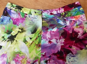 Flower-Power !Satin-Jeans 7/8tel - leichte Capri-Optik, Jeansstyle, absolut top! - Bild 1 von 8