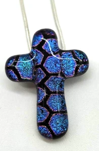 Dichroitisches Glas Kreuz Anhänger blau und schwarz 18" Kette Christ Jesus religiös - Bild 1 von 7