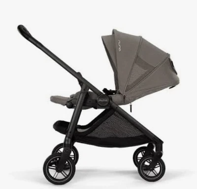 Cochecito de granito giratorio para bebé Foto 1 de 3