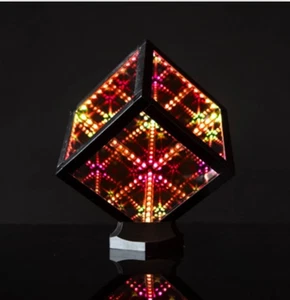Hypercube Nano Infinity Würfelleuchte mit Ständer - KOSTENLOSER VERSAND! BENEFITS CHARITY! - Bild 1 von 10
