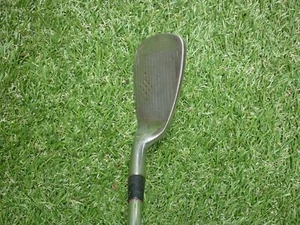 Wilson John Daly midsize steel shaft 9 iron golf club - Picture 1 of 9