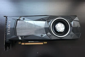 GTX Titan XP (mieux que Titan X Pascal et juste en dessous de Titan V) - Photo 1/4
