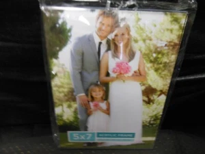 Clear Acrylic Picture Photo Desk Frame 7" X 5" Slant Easel Back Vertical - Picture 1 of 1