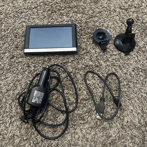 Garmin Nuvi 2598LMTHD 5" GPS Unit Bundle - Picture 1 of 3