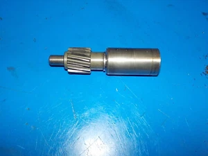 POLARIS TRAIL RMK 550 F/C 2000 OIL PUMP SHAFT GEAR / BUSHING ,GOOD USED - Picture 1 of 3