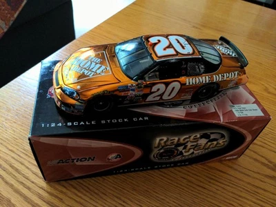 2006 Action Tony Stewart Home Depot cor cromada 1/24 - Imagem 1 de 2