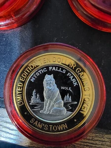 2008 SAMS TOWN $10 RED Cap Silver Strike .999 WOLF with Trees Only 500 Token - Picture 1 of 2