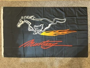 Bandera Ford Mustang 3x5 pies bandera garaje coche exhibición pared regalo ¡Nuevo! - Imagen 1 de 5