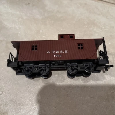AT&SF 1035 Freight Train Caboose Car HO Scale - Image 1 of 4