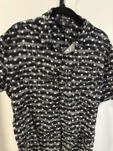 Volcom Men’s Button Up - Size Medium  - Picture 1 of 3