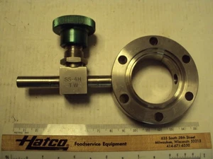 2-3/4" doble cara combinado con válvula Nupro SS-4H y puerto 1/8 npt; 3/4 de espesor usado - Imagen 1 de 2