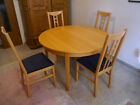 Gut erhaltener, ausziehbarer Esstisch mit Sthlen/ Tisch-Stuhl-Set