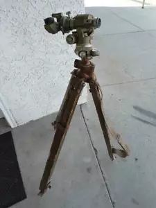 Teodolito militar ruso con trípode - Imagen 1 de 10